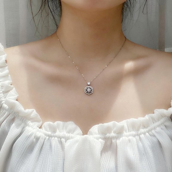 Certified 1/2 ct. t.w. Moissanite Diamond Flower Pendant Necklace NEW - Picture 8 of 15